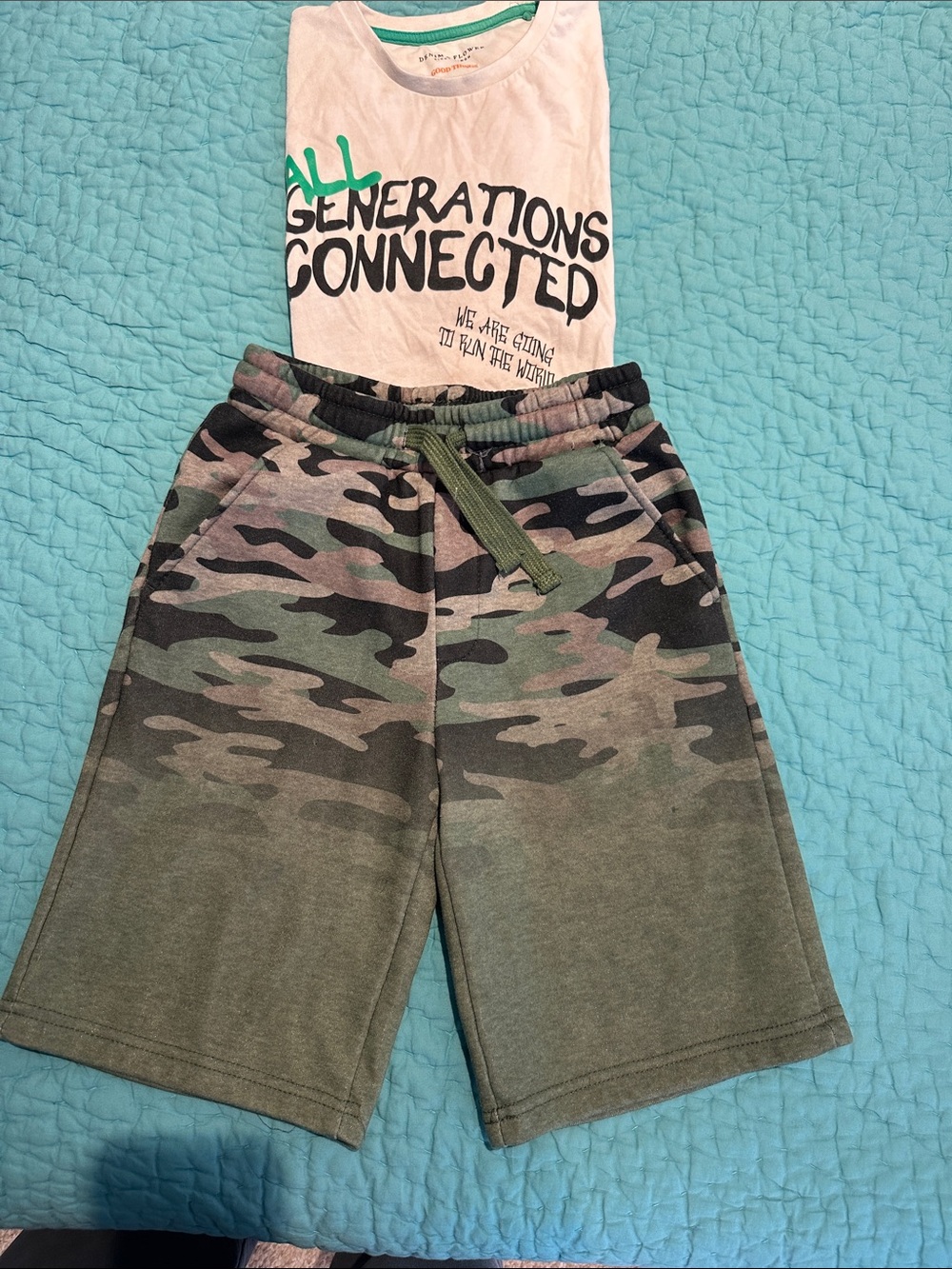 Boys Green Camo Knit Shorts with Drawstring size Mbundled with Graffic T 11/12